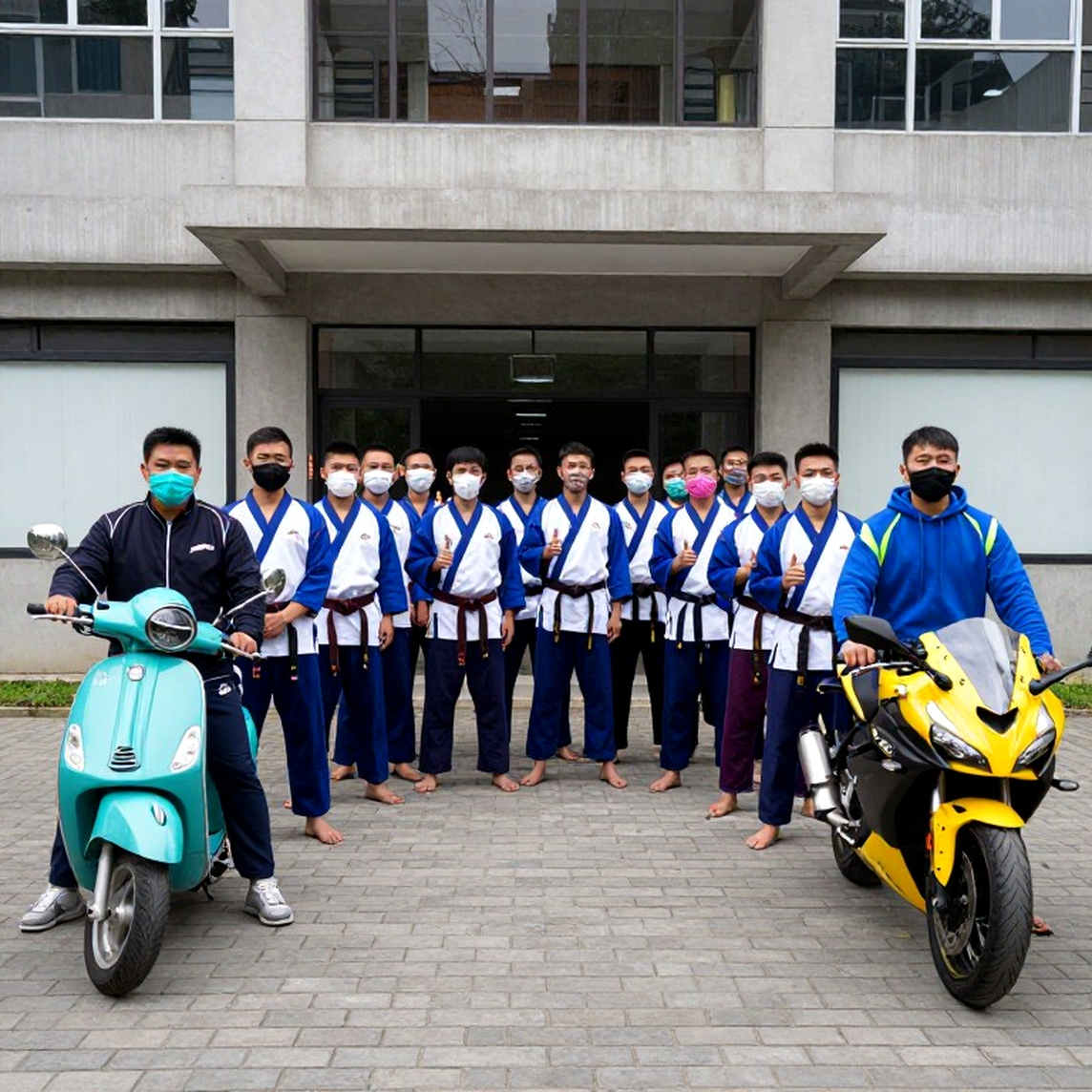 Trọng tài 75 tuổi và cú ném đầu xuống sàn: hồ sơ đêm lucha libre không giấy phép ở Hidalgo